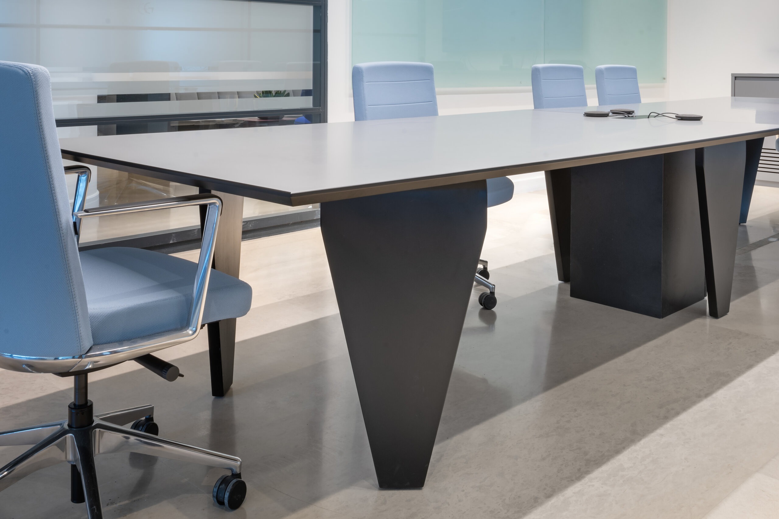 cron-chairkobe-meeting-table-4.jpg